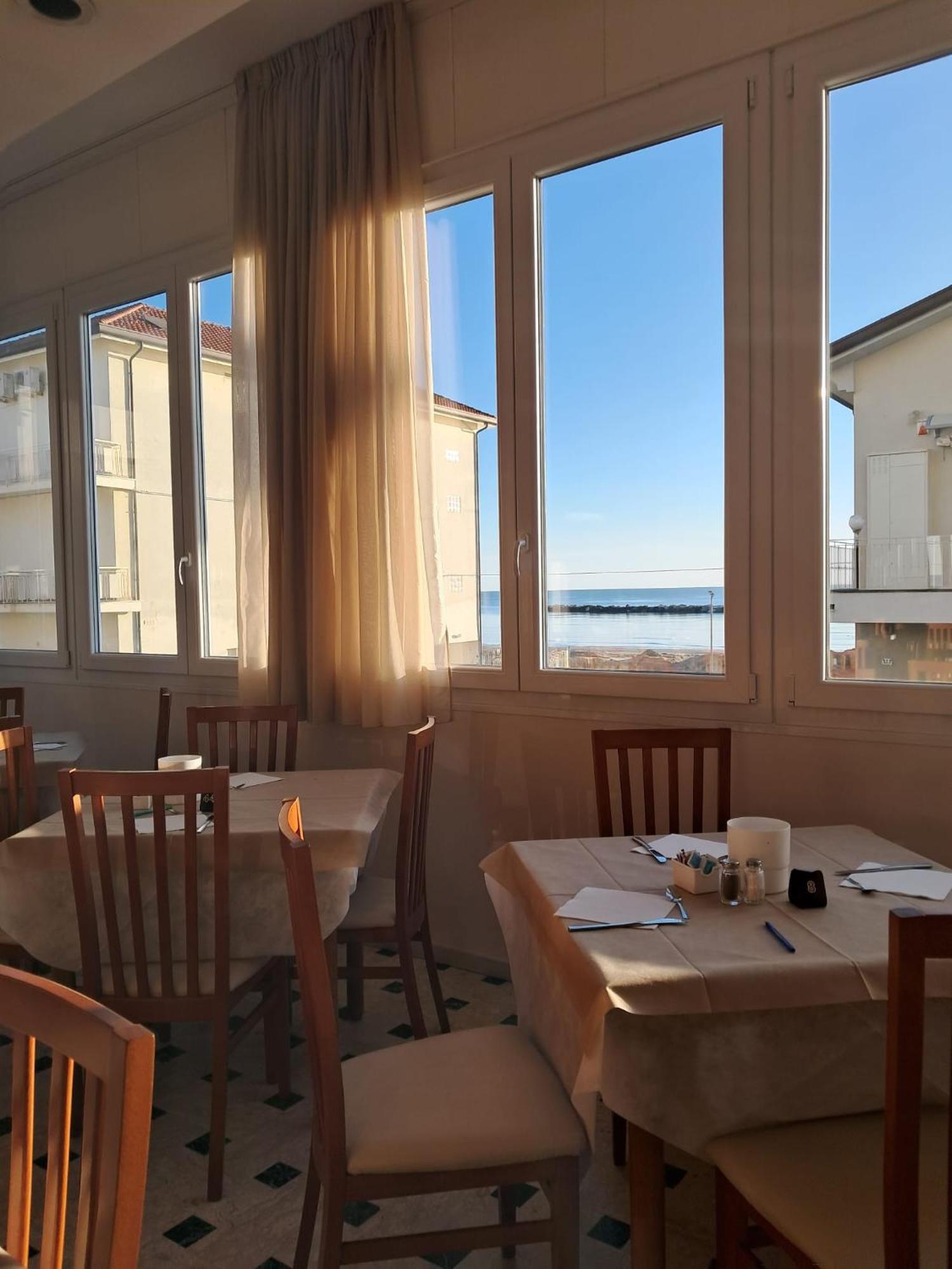 Hotel Barca D'Oro Bellaria – Igea Marina Kültér fotó